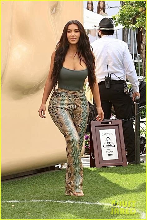 kim kardashian skims pop up.